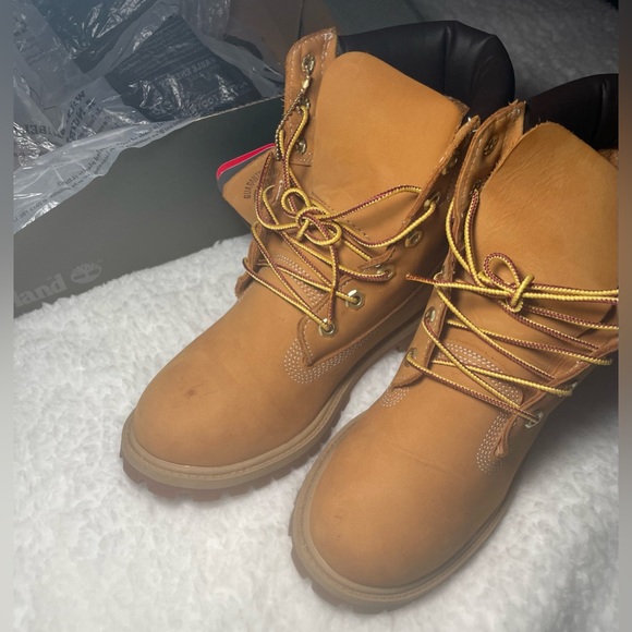 ***Used*** Boys Size 6 Timberland Boots - Picture 4 of 14